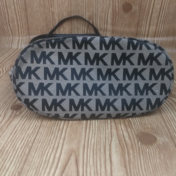 Michael Kors Jet Set Tote  Signature Jacquard - Picture 4 of 8